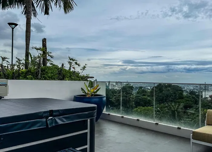 Aparthotel The Suite- Luxurious Skyline