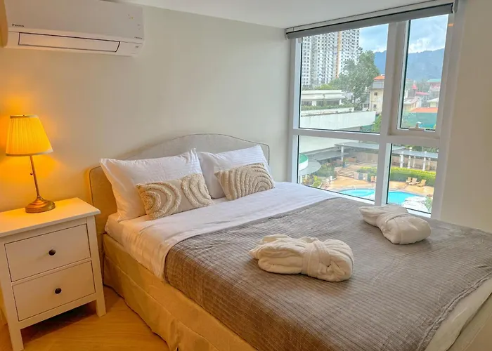 The Suite- Luxurious Skyline *