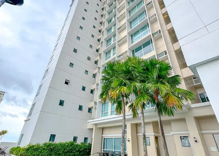 The Suite- Luxurious Skyline