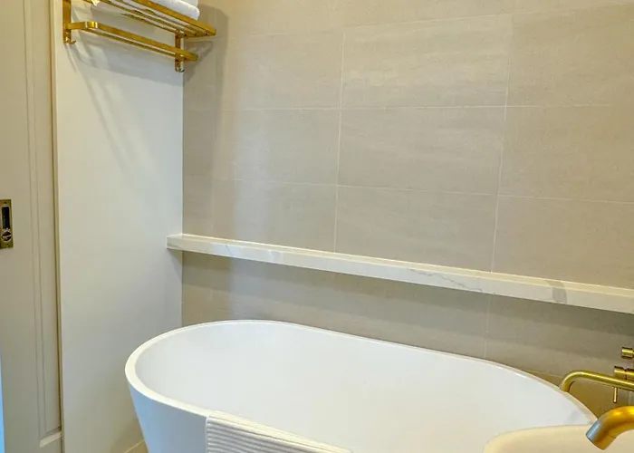 The Suite- Luxurious Skyline Cebu Stadt