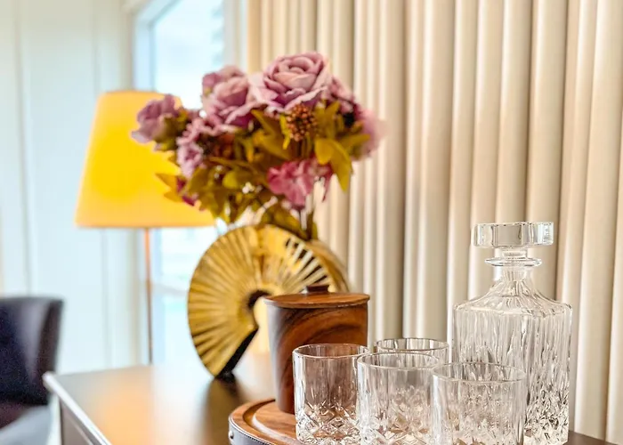 Aparthotel The Suite- Luxurious Skyline